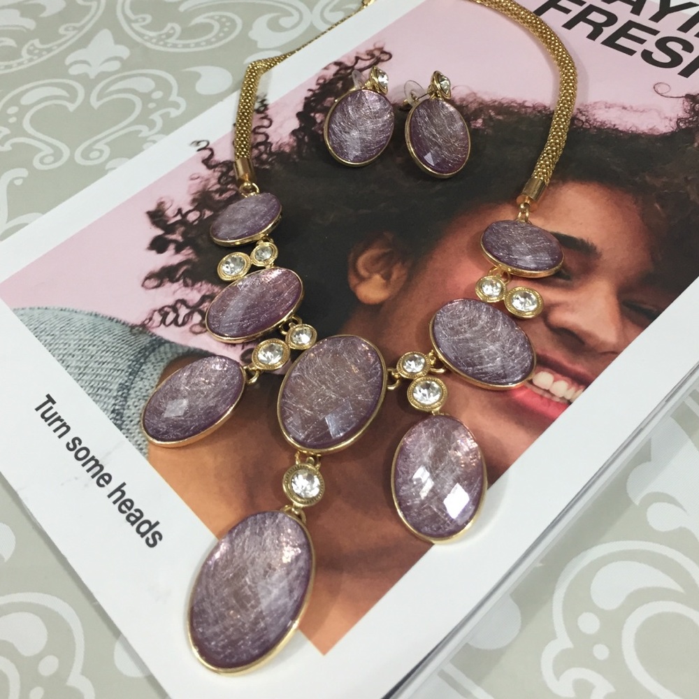 COPY - Opalescent statement necklace